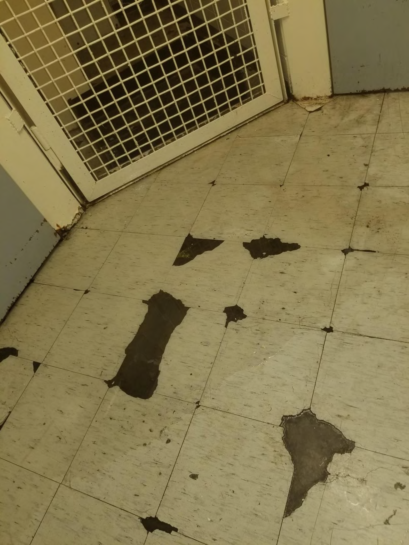 Water leaks into a cell at MSP Parchman (Photo Source: Mississippi State Department of Health).